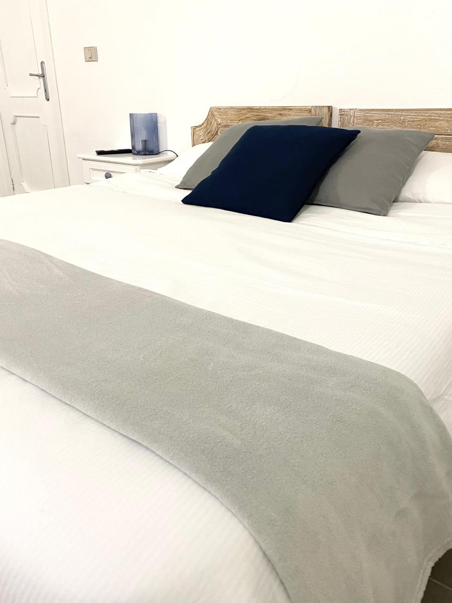 Cala Reale Rooms Marinella Марінелла Екстер'єр фото