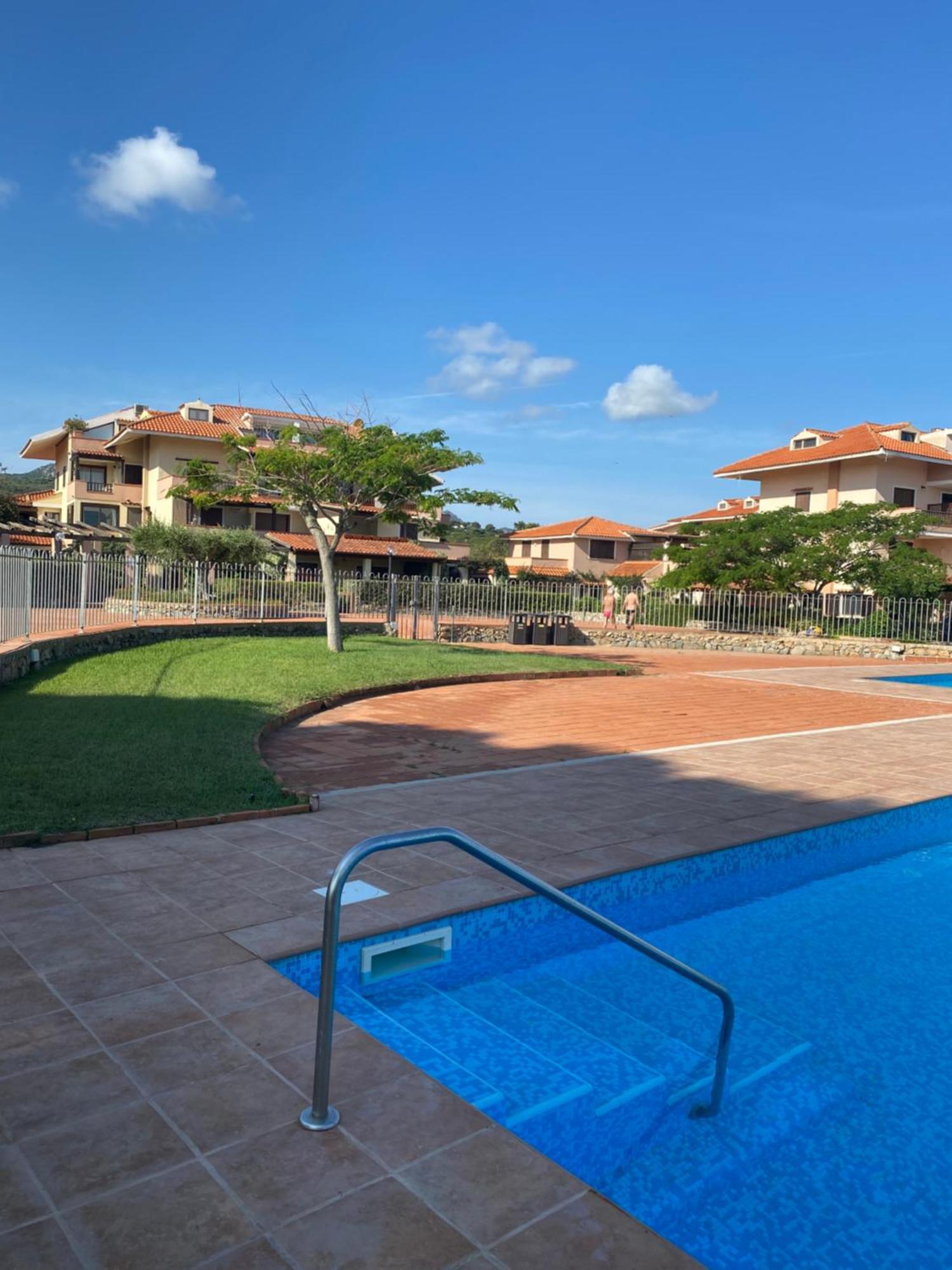 Cala Reale Rooms Marinella Марінелла Екстер'єр фото